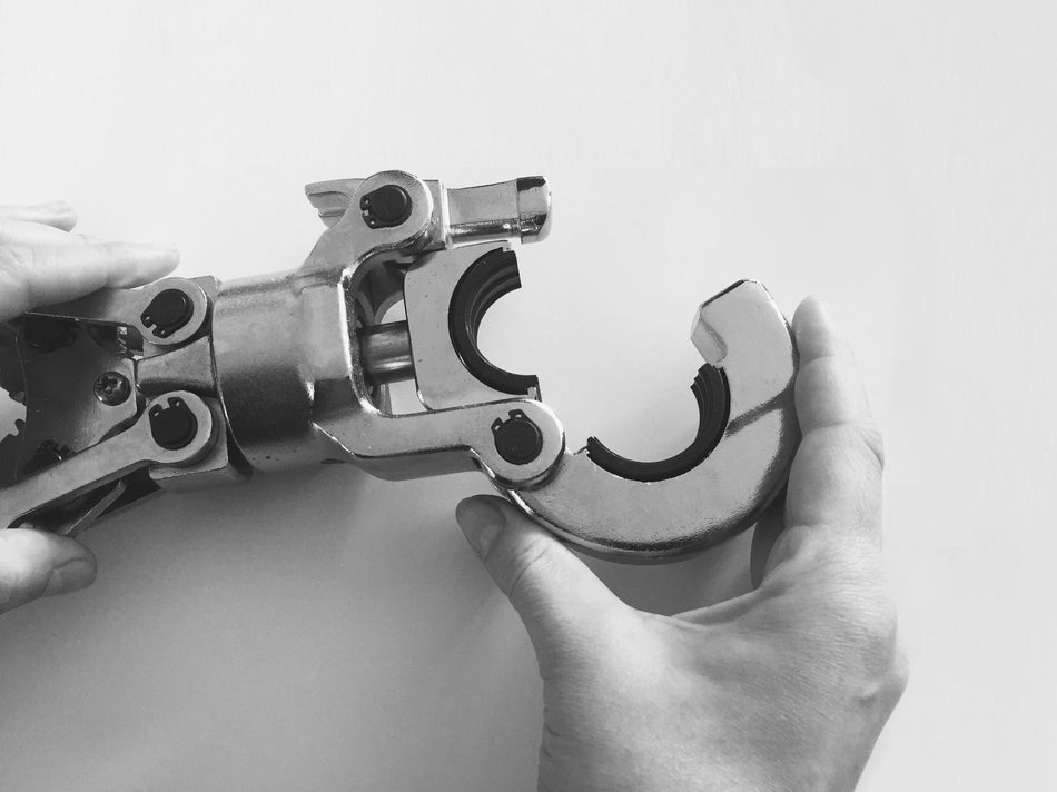 ALICATE CRAVAR MANUAL TUBO MULTICAMADAC.ROTATIVA